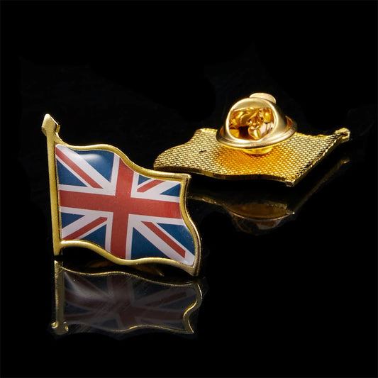 UK Waving Flag Lapel Pin – Multicolour Patriotic Metal Brooch for Bags, Clothes & Accessories