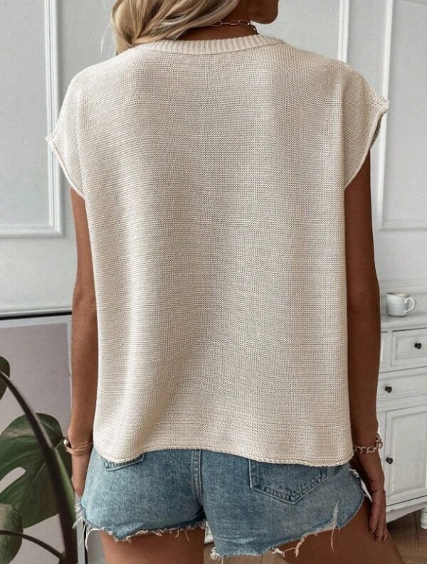 Solid Batwing Sleeve Sweater Vest - Image 2